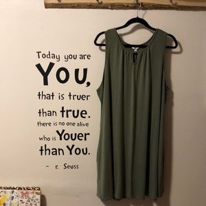 Green Terra & Sky dress, with pockets.